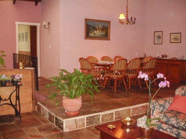 Casa para Venda - 560m², 5 dormitórios, sendo 4 suites, 2 vagas - Vila Jardim