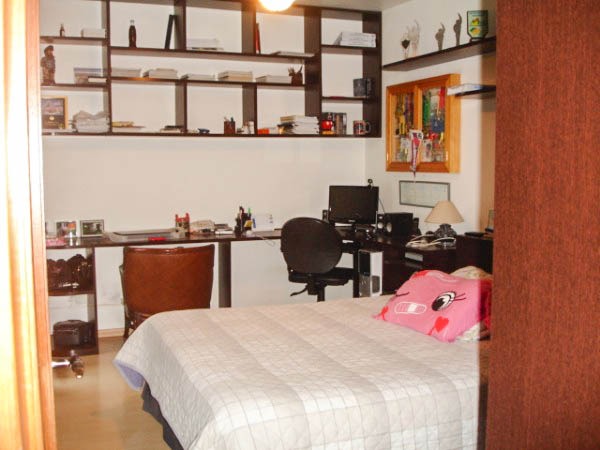 Casa para Venda - 560m², 5 dormitórios, sendo 4 suites, 2 vagas - Vila Jardim