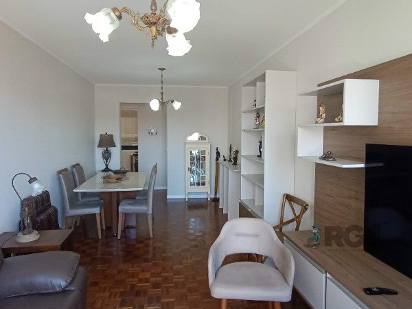 Apartamento à venda com 106m², 3 quartos, 1 suíte, 1 vaga no bairro Menino Deus em Porto Alegre