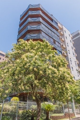 Cobertura com 360m², 3 dormitórios, 3 suítes, 3 vagas no bairro Bela Vista em Porto Alegre para Comprar