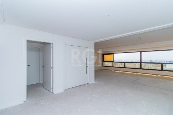 Cobertura para Venda - 617.99m², 4 dormitórios, sendo 4 suites, 5 vagas - Mont Serrat