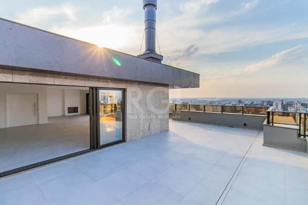 Cobertura para Venda - 617.99m², 4 dormitórios, sendo 4 suites, 5 vagas - Mont Serrat