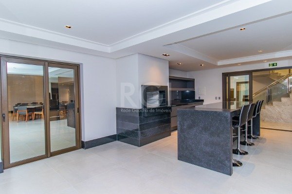 Cobertura para Venda - 617.99m², 4 dormitórios, sendo 4 suites, 5 vagas - Mont Serrat
