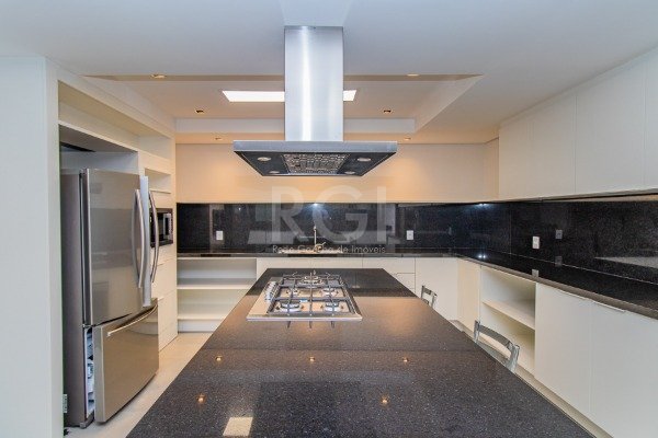 Cobertura para Venda - 617.99m², 4 dormitórios, sendo 4 suites, 5 vagas - Mont Serrat